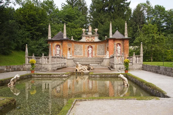 ปราสาท Hellbrunn ใกล้ Salzburg ( ออสเตรีย ) — ภาพถ่ายสต็อก