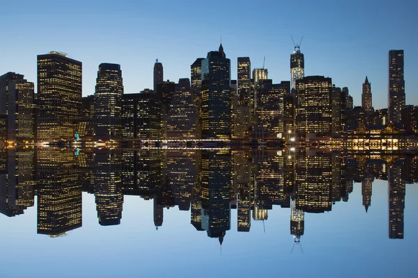 Lower Manhattan Skyline At Sunset reflection. — Stock Photo, Image