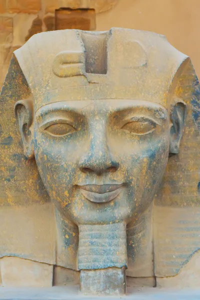 Die Statue des Königs ramses ii (Ägypten)) — Stockfoto