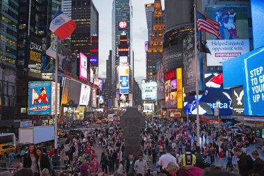 Times Square'de akşam (new york city, ABD)
