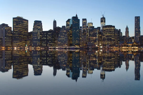 Spiegelbild des niedrigeren Manhattan — Stockfoto