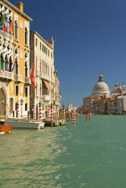 Kanał Grande z Bazyliki Santa Maria della Salute. (Włochy) — Zdjęcie stockowe