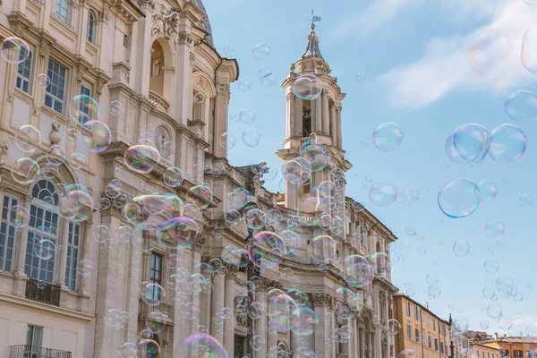 Plaza Navona Con Burbujas Jabón Voladoras Roma Italia Horizonzalmente — Foto de Stock