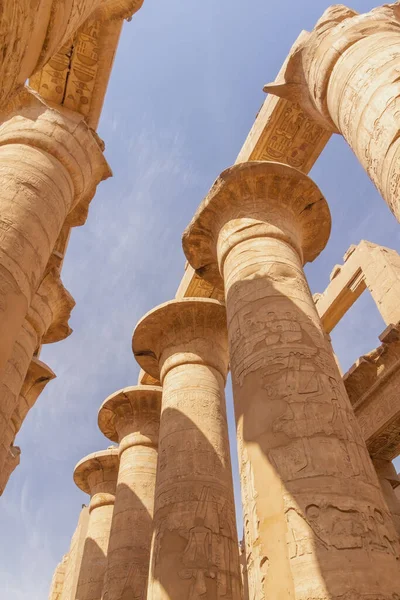 Colunas Fila Templo Karnak Egito Verticalmente — Fotografia de Stock