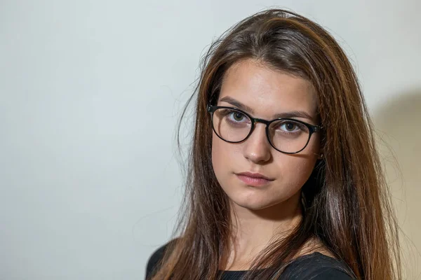 Portrait Beautiful Young Woman Glasses Horizontally — Stock Photo, Image