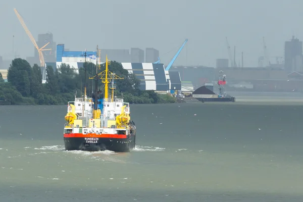 Containerschip met containers — Stockfoto