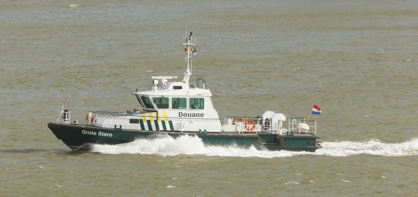 Guardia costera holandesa (douane, aduanas) buque en Rotterdam — Foto de Stock