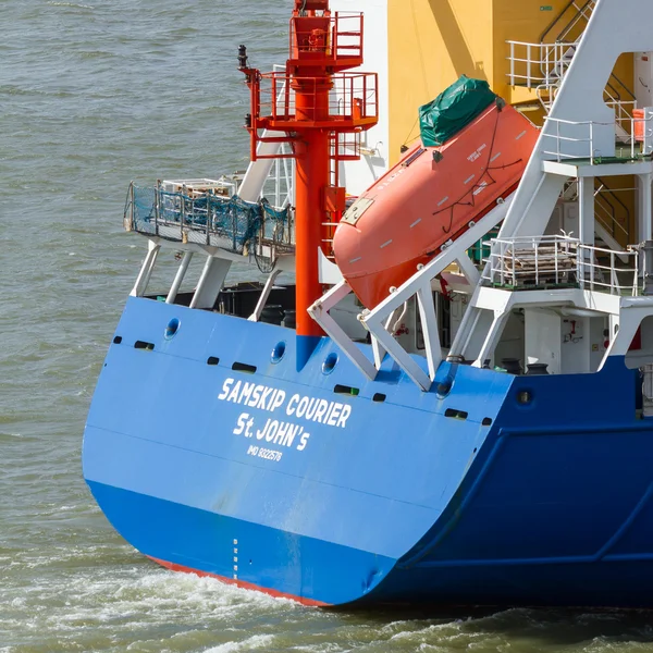 Rear of Cargo Ship showing lifeboat — Stock Photo, Image