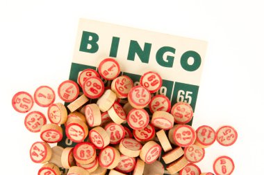 Bingo için kullanılan ahşap numaraları