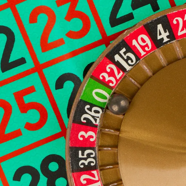 Mesa de ruleta, rueda y bola — Foto de Stock