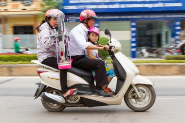 Dong hoi, vietnam, 7 Ağustos 2012 - Vietnamca aile tamamlamak wi