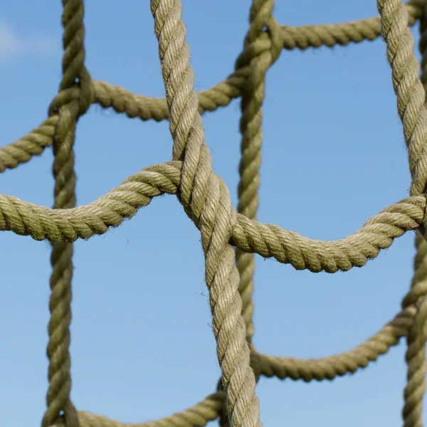 登山子供のために使用されるロープの網 — ストック写真