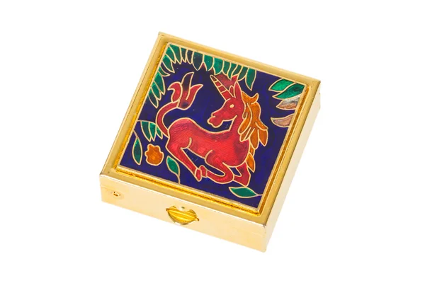 Velha pequena caixa dourada usada para jóias, isolada — Fotografia de Stock