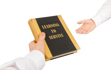 başka bir işadamı bir kullanılmış kitap veren işadamı