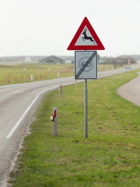 Traffic sign for deer pass — Stock Photo, Image