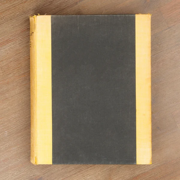 Livro velho isolado — Fotografia de Stock