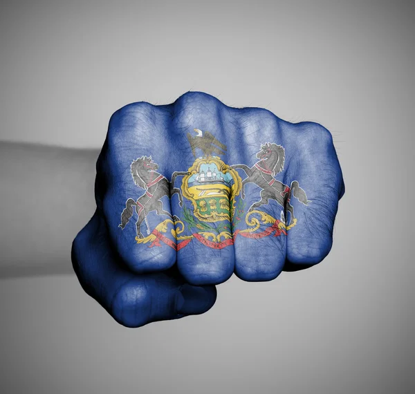 Сша, кулак с флагом Пенсильвании — стоковое фото