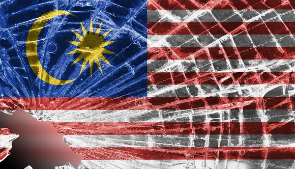 Vidro partido ou gelo com uma bandeira, Malásia — Fotografia de Stock