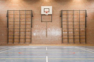 okul spor salonu iç