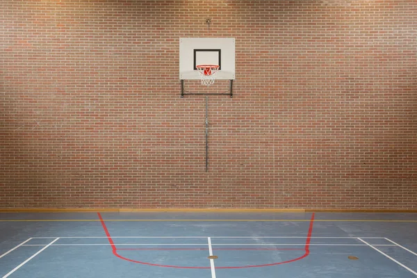 Interior de un gimnasio en la escuela — Foto de Stock