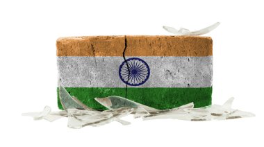 kırık cam, şiddet kavramı ile tuğla