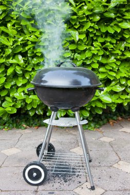 kullanılmakta olan eski siyah ızgara