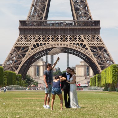 Paris - 27 Temmuz: Yeni çift Eyfel Kulesi, 27 Temmuz'da Çar