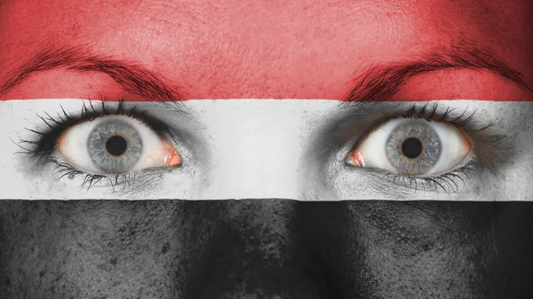 Augen zu und durch mit Flagge — Stockfoto