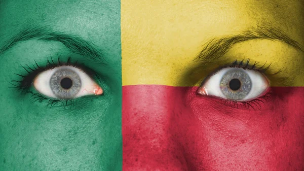 Augen zu und durch mit Flagge — Stockfoto