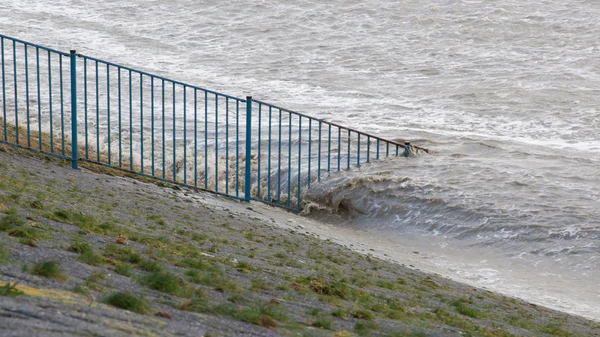 Extreme high tide in the Netherlands — Stock Photo, Image