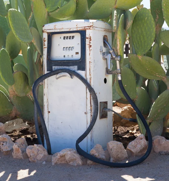 오래 된 스타일 연료 펌프 — 스톡 사진