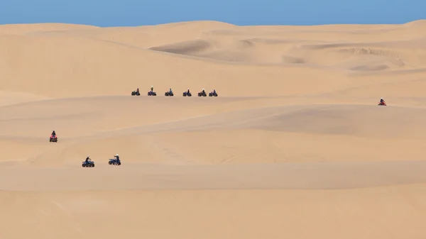 Quad tour in de woestijn in de namib woestijn — Stockfoto