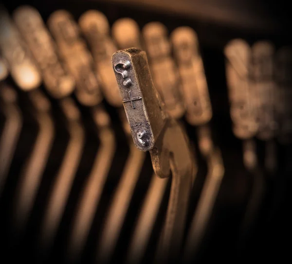 Close-up of an old retro typewriter with paper — Stock Photo, Image