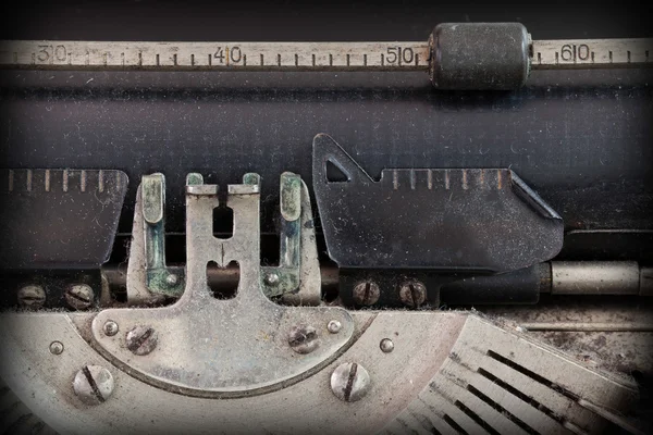 Primer plano de una máquina de escribir sucia vintage — Foto de Stock