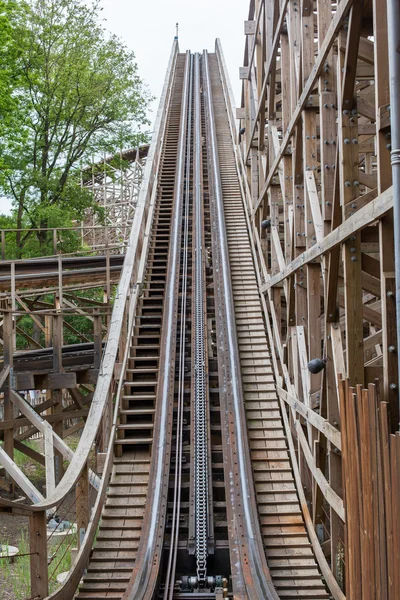 Duże drewniane rollercoaster — Zdjęcie stockowe