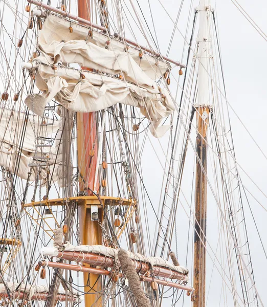 Oude zeil en oude schip masten — Stockfoto