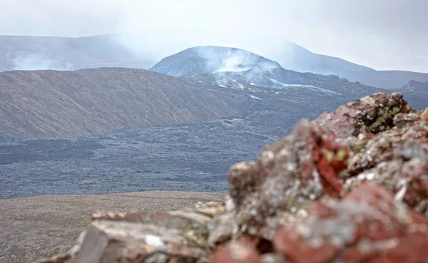 2021年夏のファグラダールフィヨルバル火山噴煙 — ストック写真