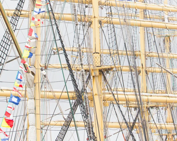 Oude zeil en oude schip masten — Stockfoto