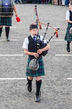 Ullapool, İskoçya - 17 Temmuz: Yerel highland törende bagpipes'