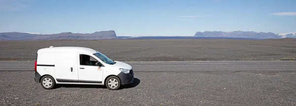 Islandia Julio 2021 Pequeño Campista Carretera Islandia Primera Gran Temporada —  Fotos de Stock