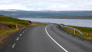 İzlanda, Westfjords Yolu - Fiyort, monutains ve ham doğa