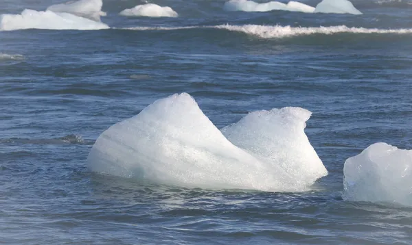 Icebergs Flotando Playa Diamantes Jokulsarlon Islandia — Foto de Stock