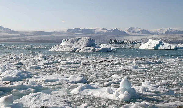 Παγόβουνα Επιπλέουν Στη Λιμνοθάλασσα Jokulsarlon Ισλανδία Νότια — Φωτογραφία Αρχείου