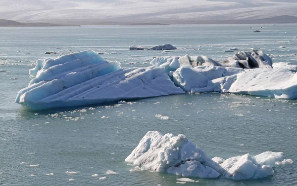 Παγόβουνα Επιπλέουν Στη Λιμνοθάλασσα Jokulsarlon Ισλανδία Νότια — Φωτογραφία Αρχείου