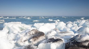 Atlantik Okyanusu 'nda yüzen buzdağları Elmas Sahili - İzlanda)