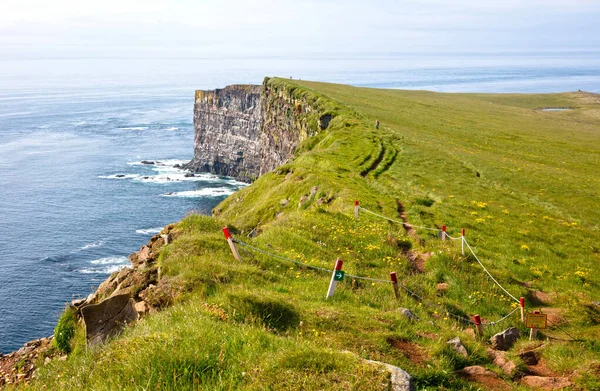 Deze Majestueuze Hoge Kliffen Bevinden Zich Kaap Van Latrabjarg Het — Stockfoto