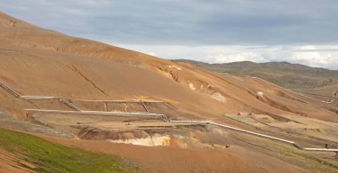 Fabrika bölgesi, yeşil enerji için yüksek basınçlı su işleniyor, Kuzey İzlanda