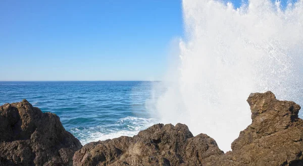 Huge Waves Crashing Coast Lanzarote Canary Islands Spain — Stock Photo, Image