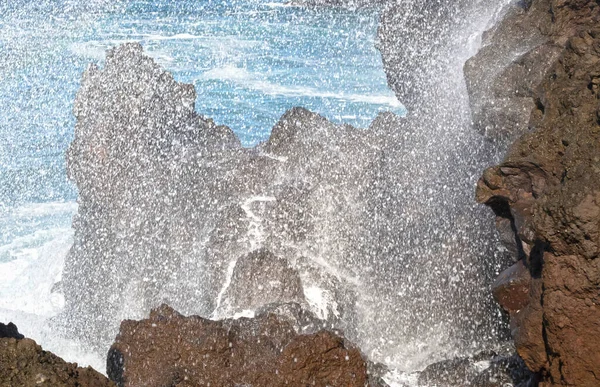 Stora Vågor Som Kraschar Lanzarotes Kust Kanarieöarna Spanien — Stockfoto