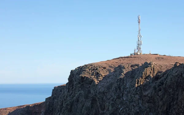 Mikrodalga Bağlantısı Olan Cep Telefonu Iletişim Kulesi Lanzarote — Stok fotoğraf